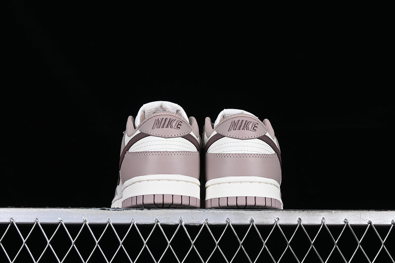 NikeWMNS Sb Dunk - Diffused Taupe