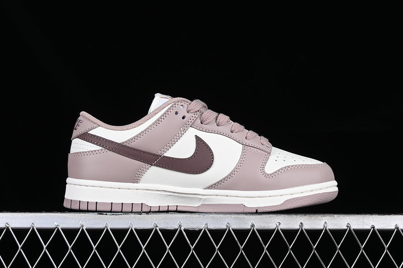 NikeWMNS Sb Dunk - Diffused Taupe