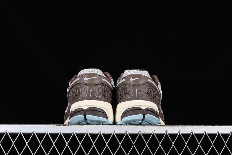 NikeMens Zoom Vomero 5 - Earth