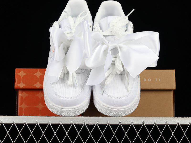 NikeWMNS Air Force 1 AF1 Low - bow