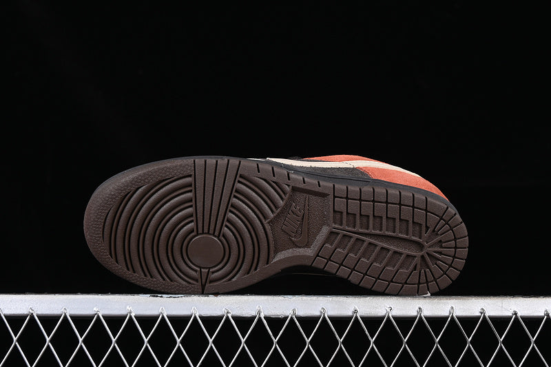 NikeUnisex Dunk Low - Red Panda