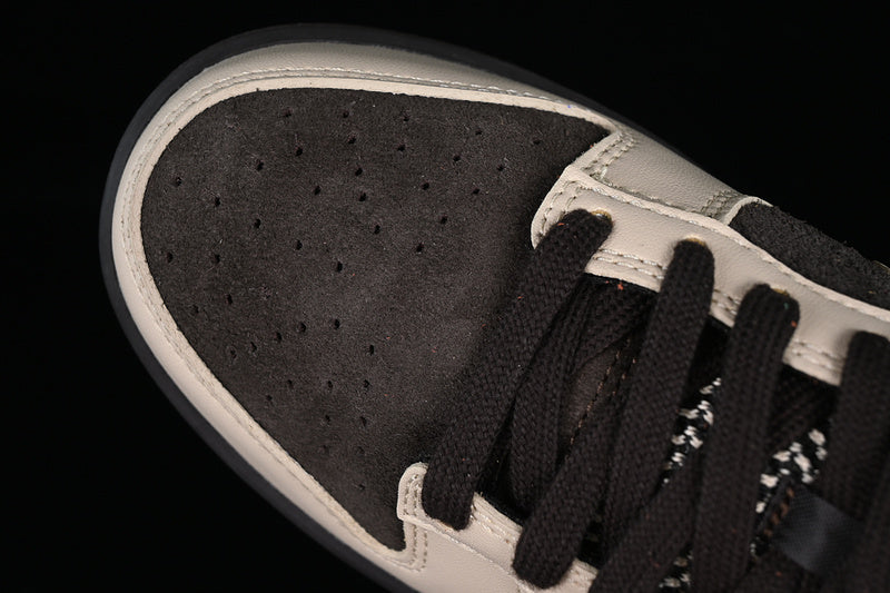 NikeUnisex Dunk Low - Red Panda