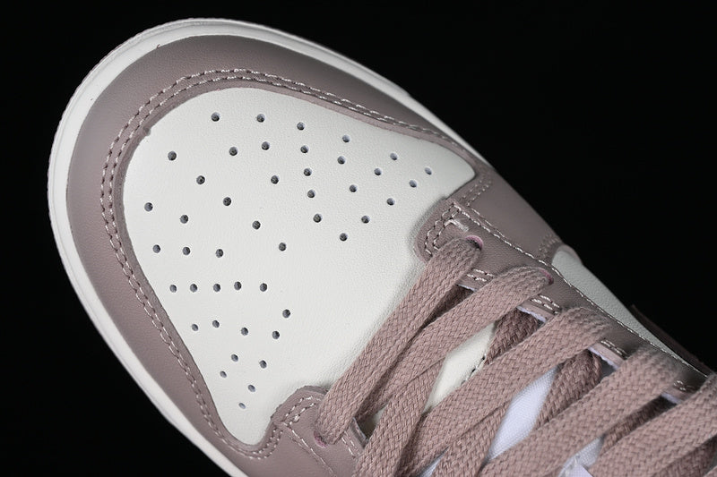 NikeWMNS Sb Dunk - Diffused Taupe