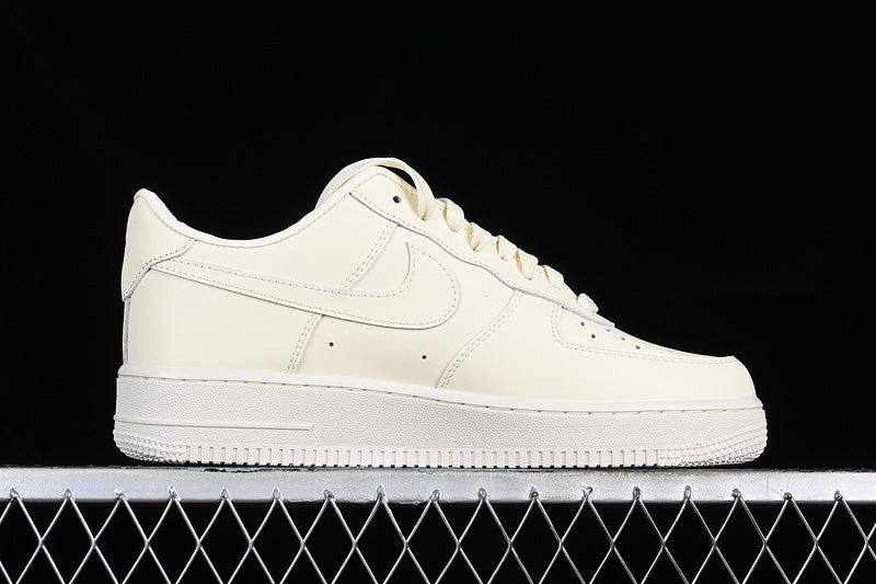NikeUnisex Air Force 1 AF1 - Fresh coconut milk