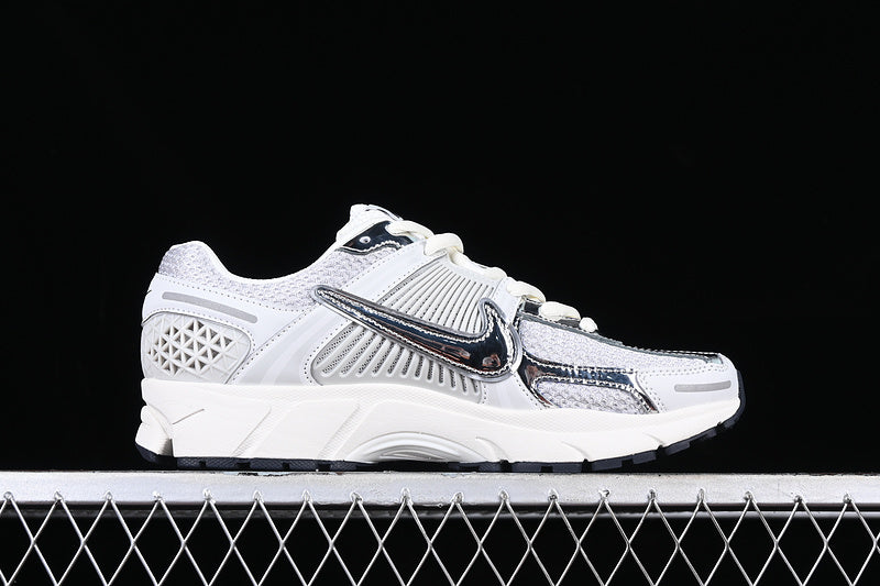 NikeMens Zoom Vomero 5 - Photon Dust