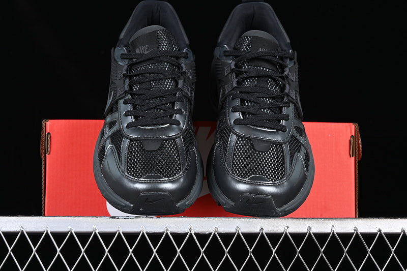 NikeUnisex V2k Run - Metallice Black