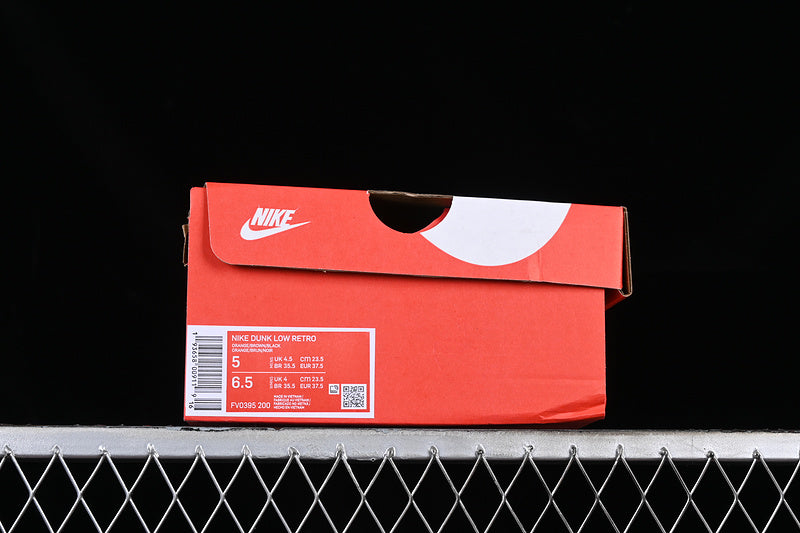 NikeUnisex Dunk Low - Red Panda