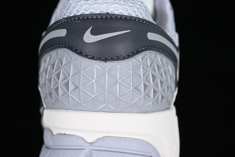 NikeMens Zoom Vomero 5 - Grey