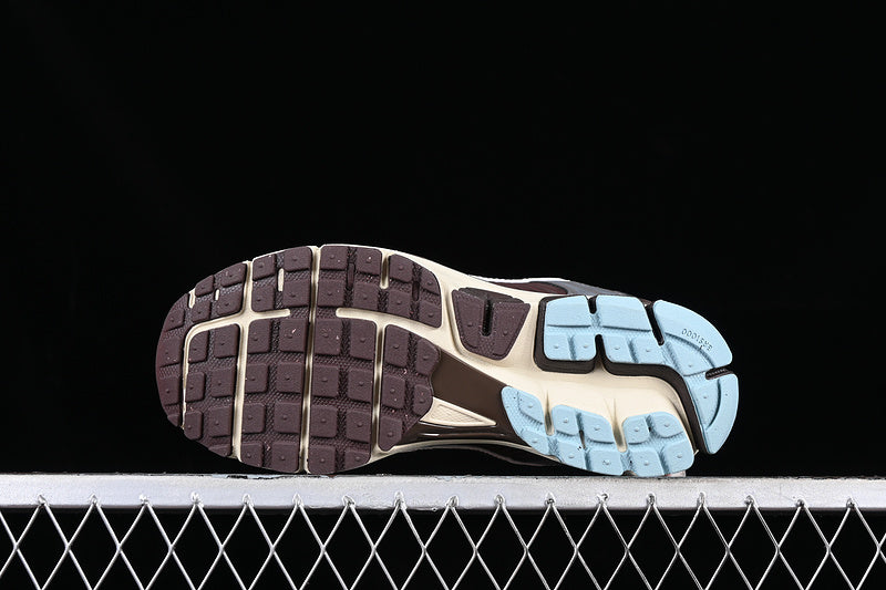 NikeMens Zoom Vomero 5 - Earth