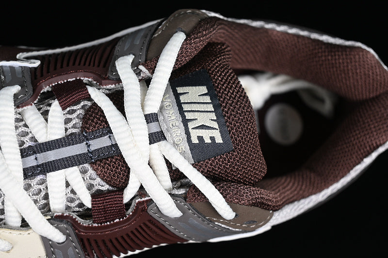 NikeMens Zoom Vomero 5 - Earth