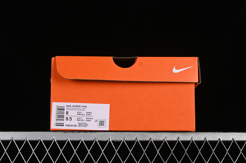 NikeUnisex Journey Run - Barely Volt/White