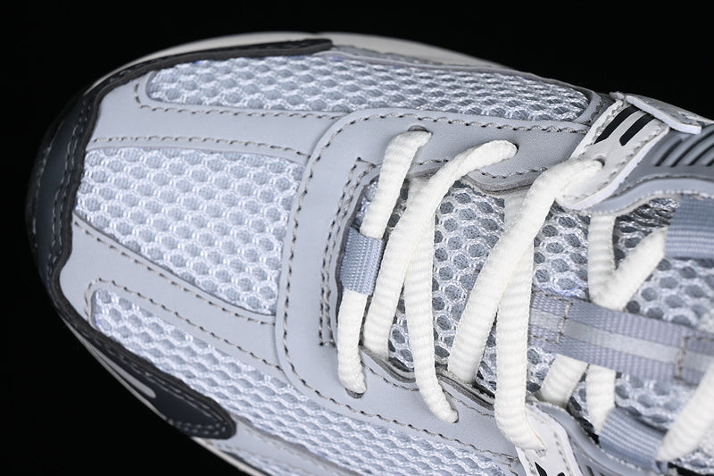 NikeMens Zoom Vomero 5 - Grey
