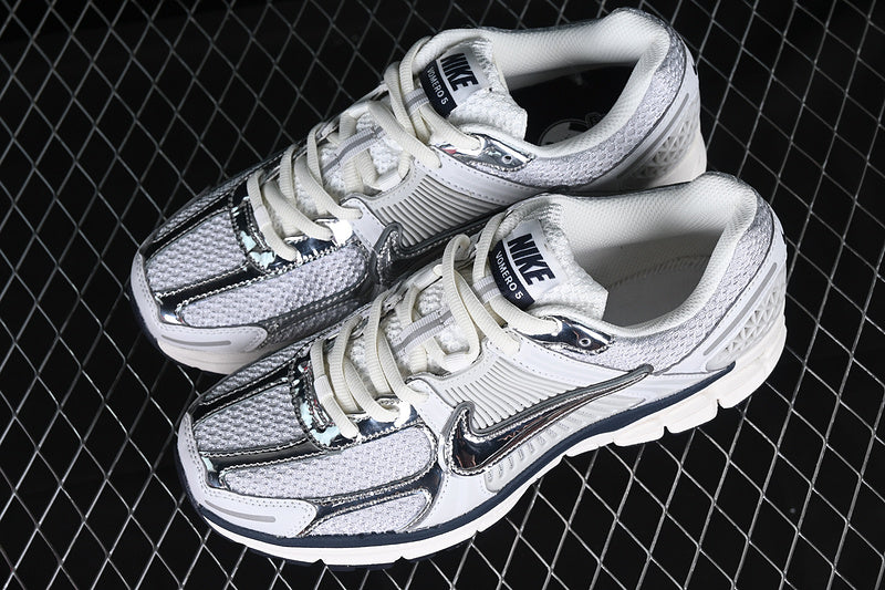 NikeMens Zoom Vomero 5 - Photon Dust