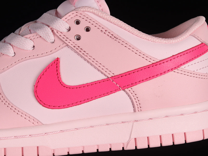 NikeWMNS Dunk Low - Triple Pink