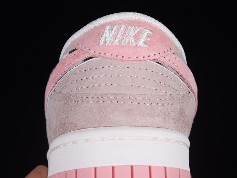 Otomo Katsuhiro x NikeWMNS SB Dunk Low - Brown/Pink