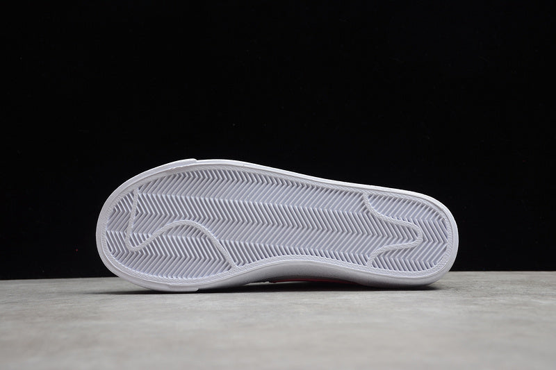 NikeSB Blazer Mid 77 - White/Pink Glow