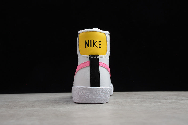 NikeSB Blazer Mid 77 - White/Pink Glow