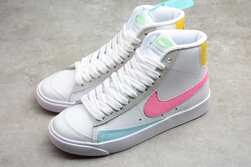 NikeSB Blazer Mid 77 - White/Pink Glow