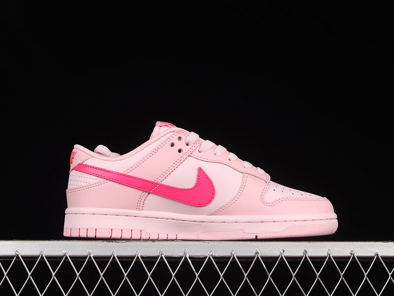 NikeWMNS Dunk Low - Triple Pink