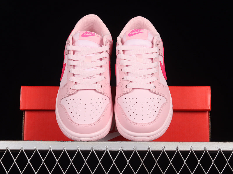 NikeWMNS Dunk Low - Triple Pink