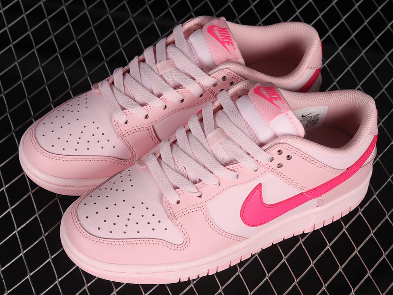 NikeWMNS Dunk Low - Triple Pink