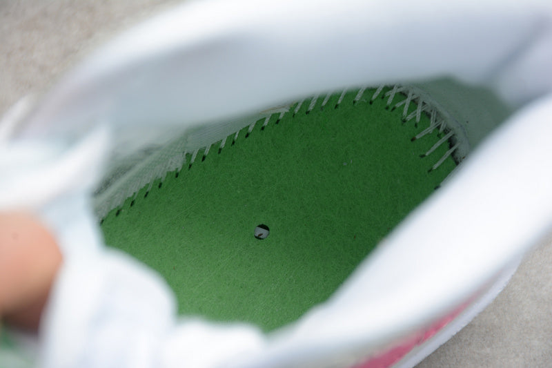 NikeSB Blazer Mid 77 - White/Pink Glow