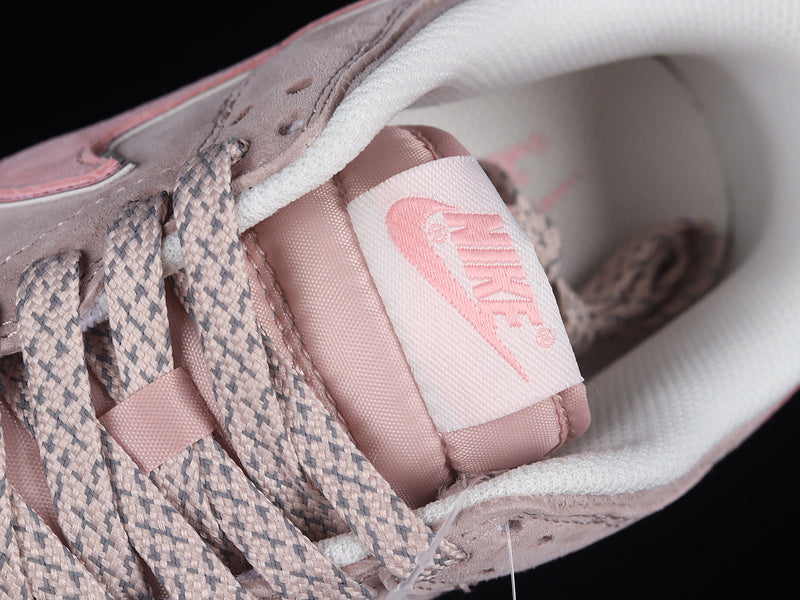 Otomo Katsuhiro x NikeWMNS SB Dunk Low - Brown/Pink