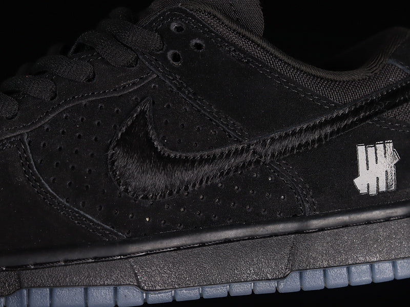 NikeMens Dunk Low x Undefeated - Black