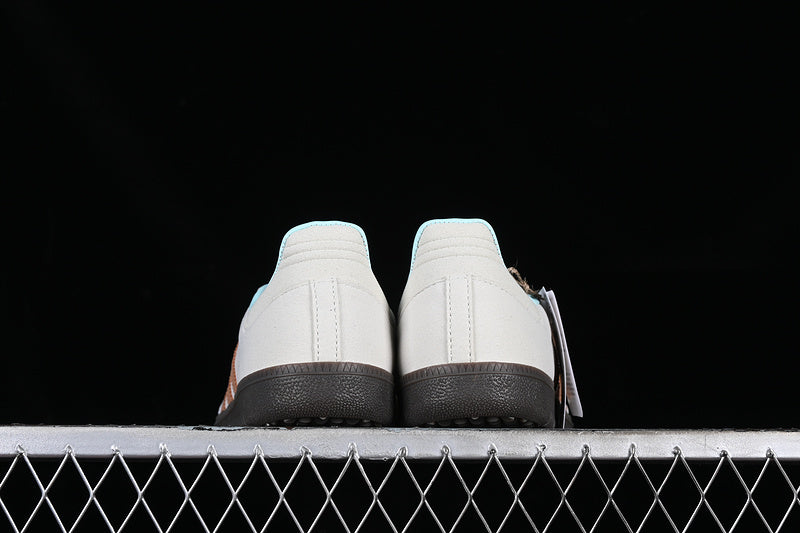 adidasUnisex Samba - White Clay