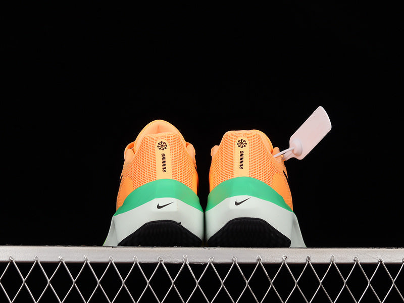 NikeMens Zoom Fly 5 - Orange