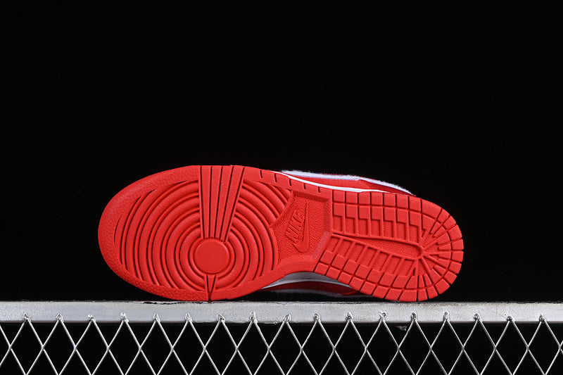 NikeMens SB Dunk - Valentines Day
