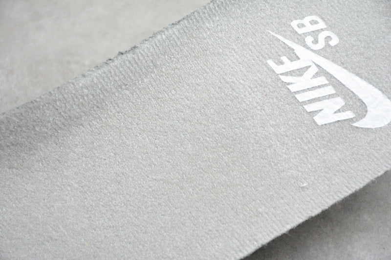 NikeMens SB Dunk Low - Summit White/Wolf Grey
