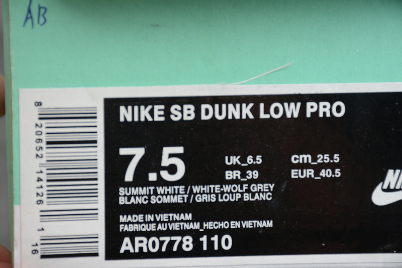 NikeMens SB Dunk Low - Summit White/Wolf Grey