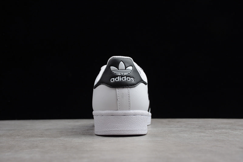 adidasWMNS Superstar - White/Black