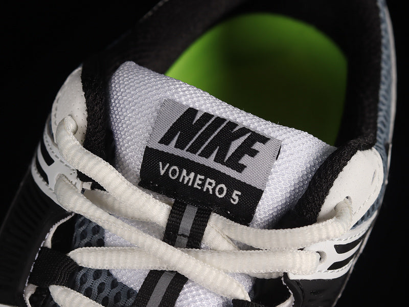 NikeUnisex Zoom Vomero 5 - Grey/Black