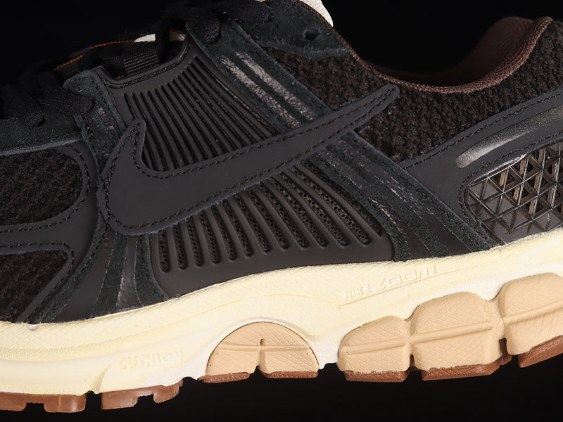 NikeMens Zoom Vomero 5 - Black Sesame