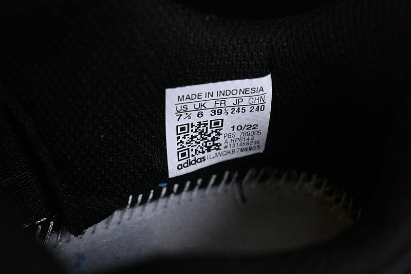 adidasUnisex Alphabounce - Black