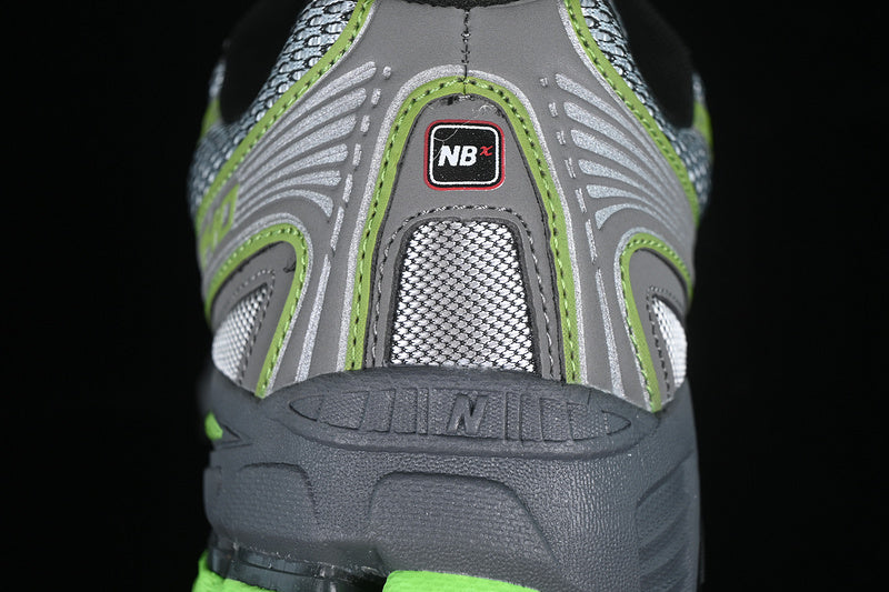 New Balance 740 - Grey