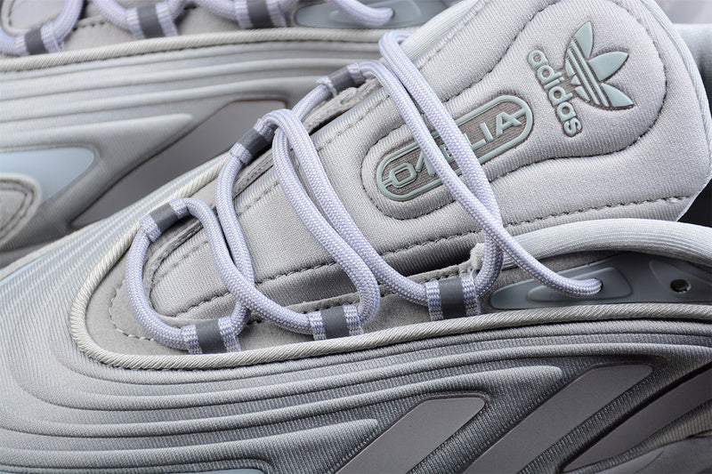 adidasUnisex Ozelia - Triple Grey