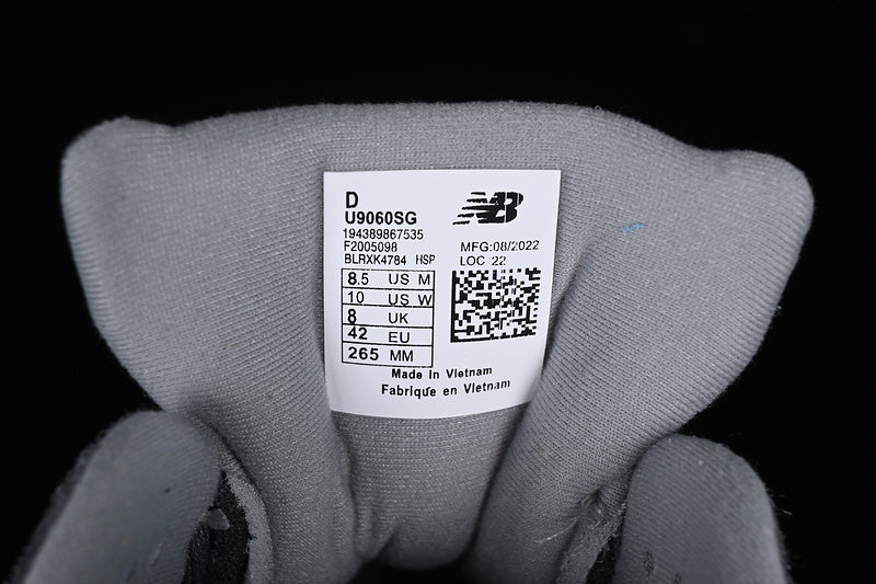 New Balance 9060 - Magnet