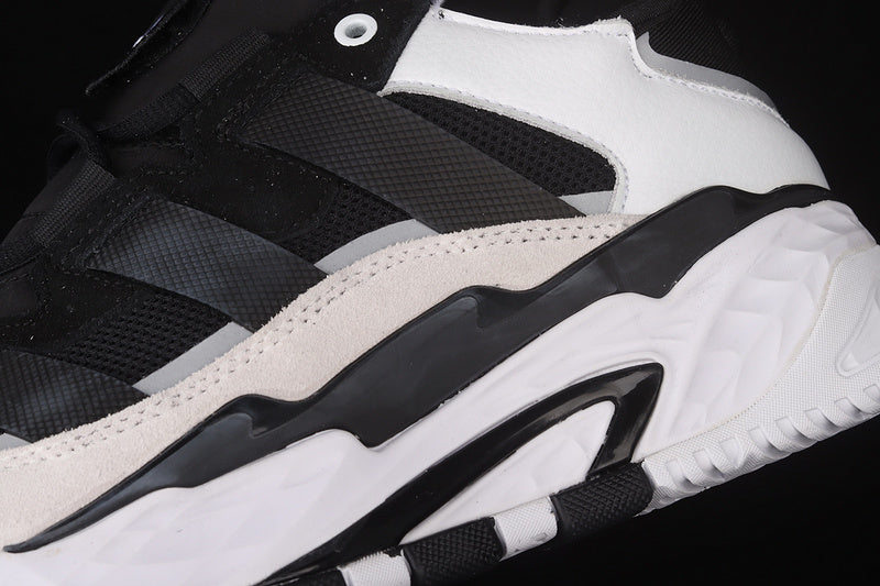 adidasUnisex Niteball - Black/White