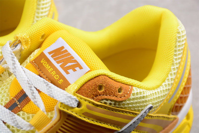 NikeMens Zoom Vomero 5 - Yellow Ochre