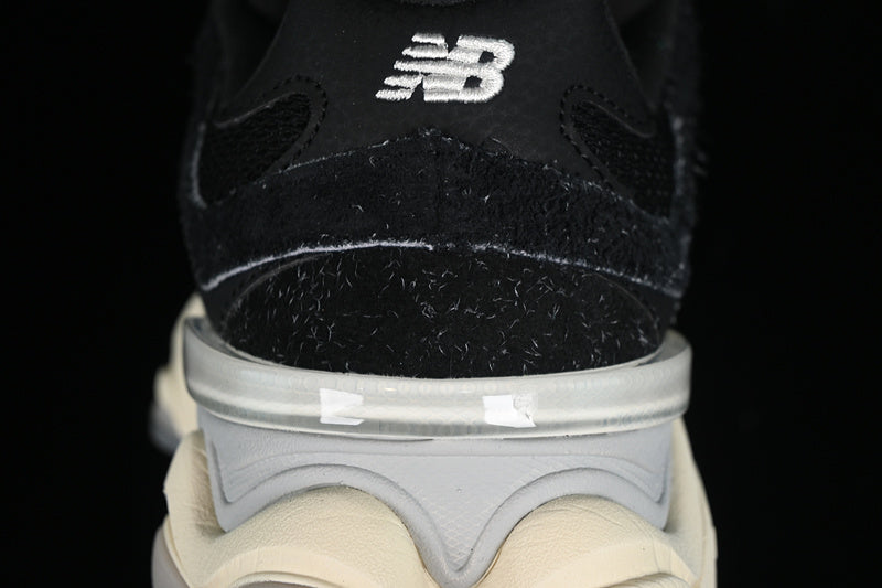 New Balance 9060 - Black/Sea Salt