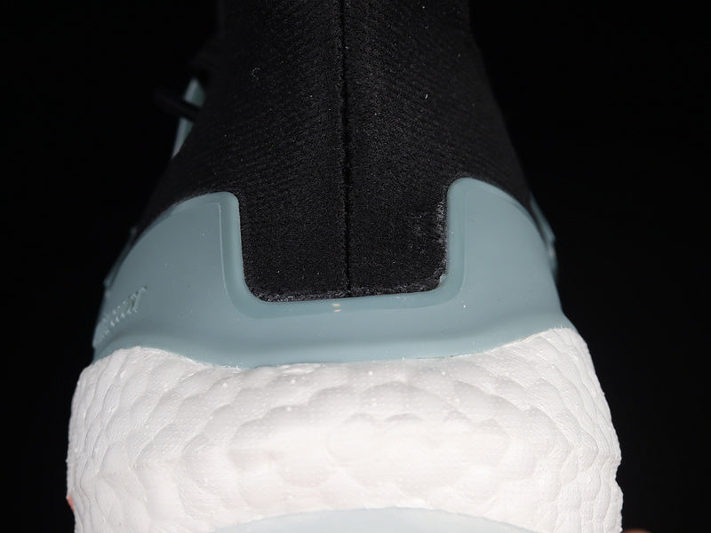 adidasMens UltraBoost 22 - Magic Grey