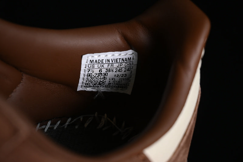 adidasUnisex Samba - Preloved Brown