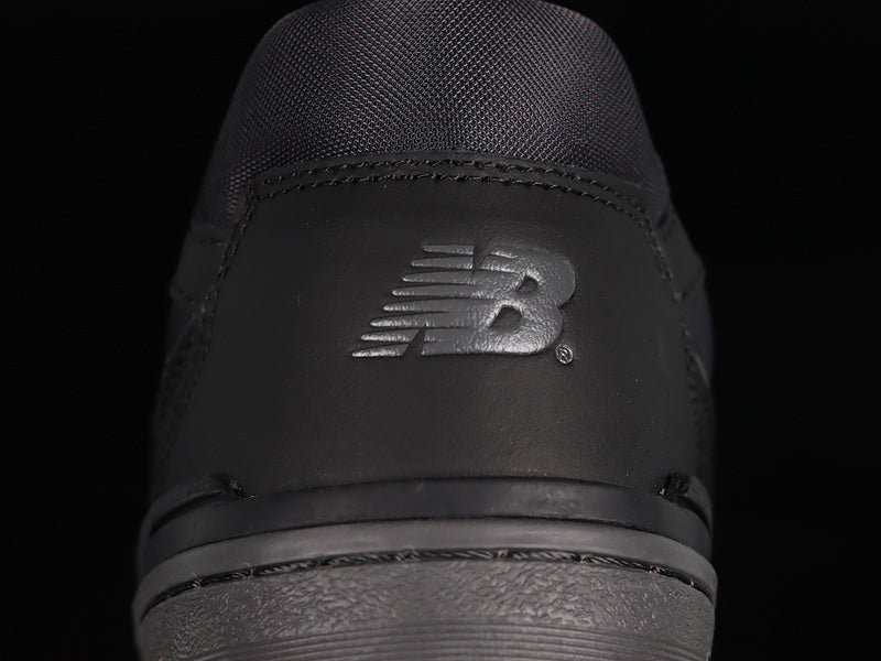 New Balance 550 - Triple Black