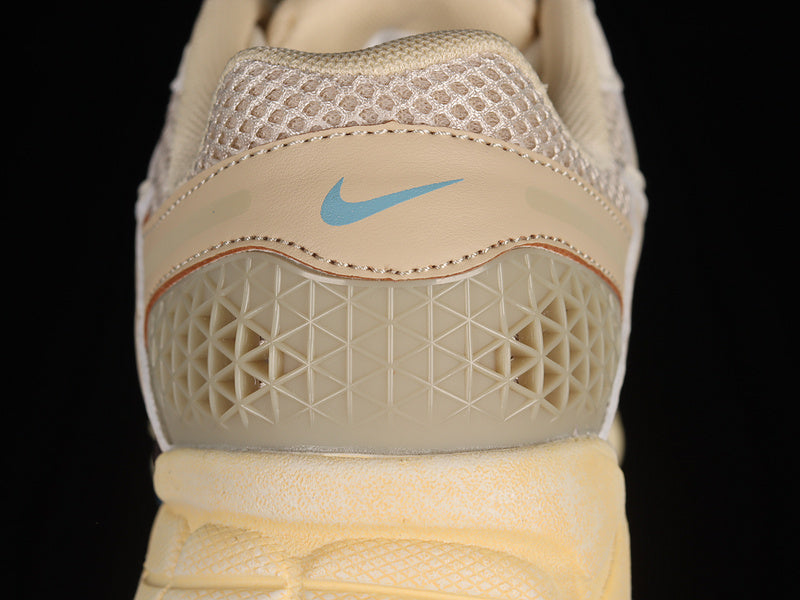NikeMens Zoom Vomero 5 - Oatmeal