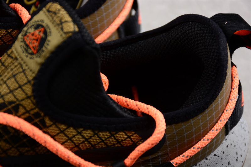 NikeUnisex ACG Mountain Fly Low Gore-Tex SE - Hazel Rush