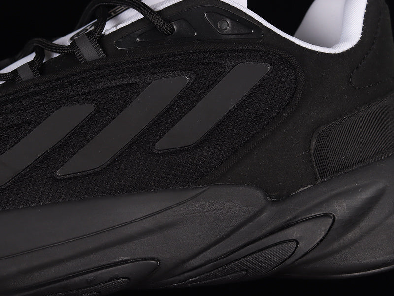 adidasUnisex Ozelia Core - Black/White