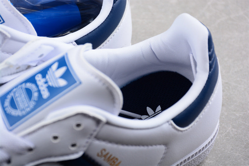 adidasMens Samba - White/Navy